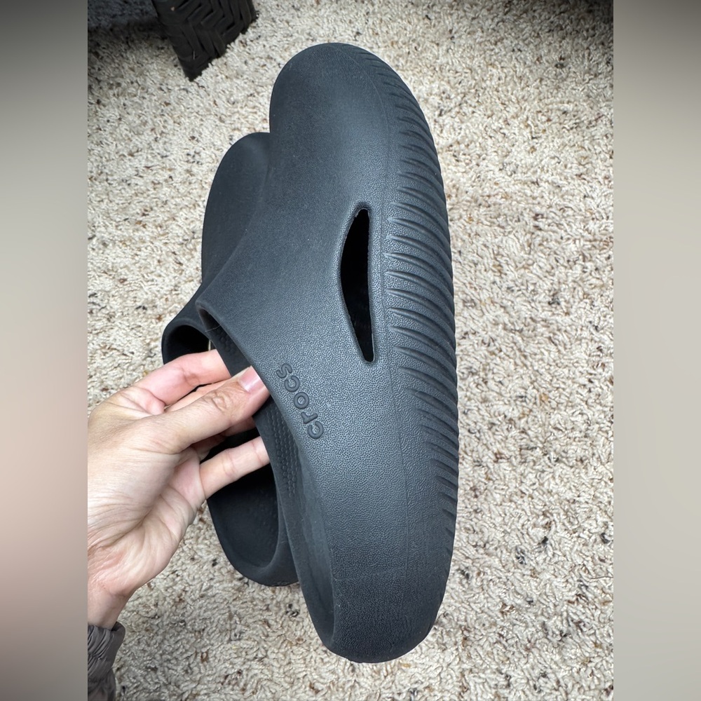 Crocs Mellow Recovery Foam Clog in black Mens 5 Womens 7 - Picture 2 of 7